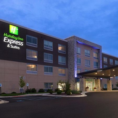 Holiday Inn Express & Suites - Brighton, An Ihg Hotel Exterior photo